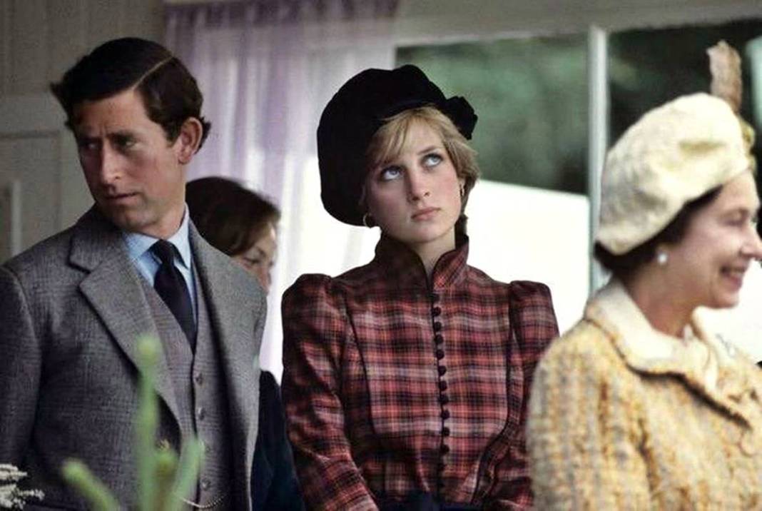 Prenses Diana'nın 100 yıl sonra açılması planlanan kapsülünü açtılar! 9